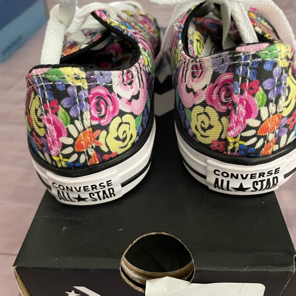 NIB girls converse low sneakers - Picture 8 of 8